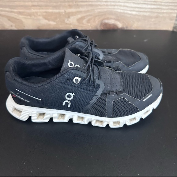 On Cloud Swiss Sneaker Women’s Shoes Size 6.5 Black Slip On Athleisure Sneakers - Picture 4 of 9